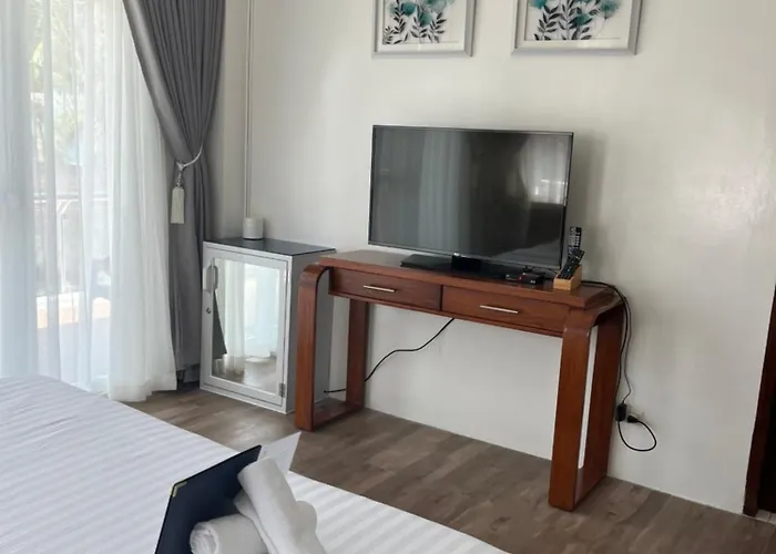 Maykenn Beach-cafe Bar And Restaurant 게스트하우스 산타 페