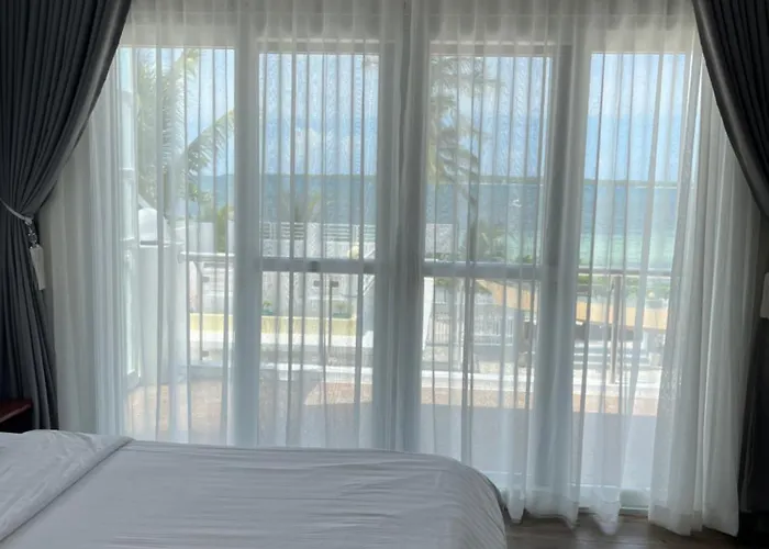 Maykenn Beach-cafe Bar And Restaurant 3* 산타 페